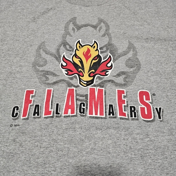 Starter Calgary Flames Graphic T-Shirt - Picture 3 of 5